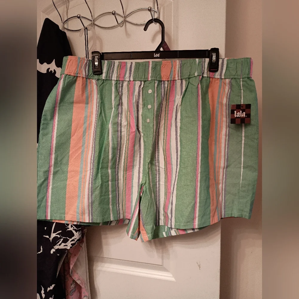 Dressed In Lala Shorts - Picture 2 of 4